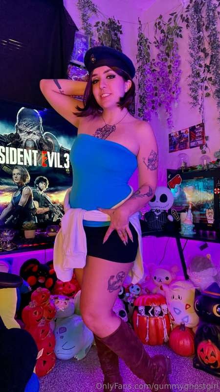 Jill Valentine cosplay! 💙 I give you some head and stroke yo.. 9