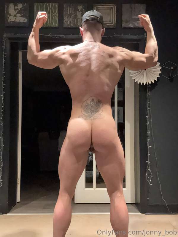 Early morning form check. 4000 calories a day… maybe time to..