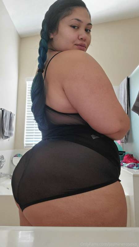 Help me stretch a bit 😋
