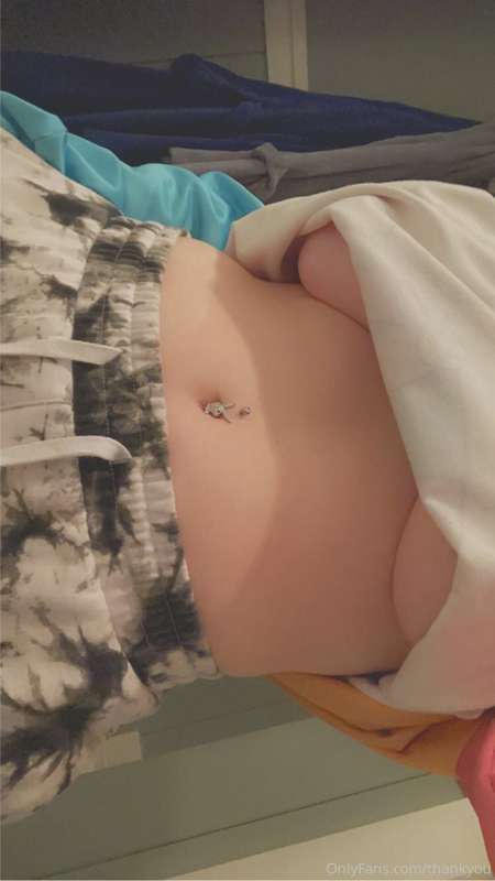 Never too early for some weekday tits 🍒