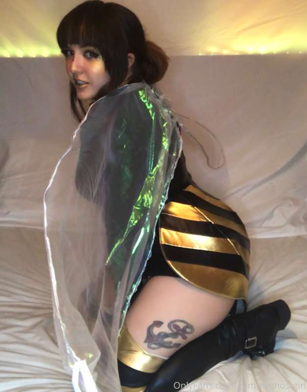 Cover me in your honey 🐝💛 14