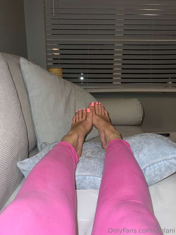 Longest day 😫 so much traffic. My feet need a good massage 💆.. 4