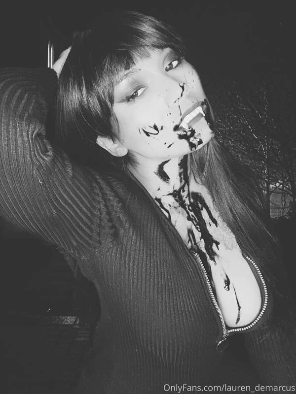 in black and white because fake bl00d isn't allowed 🙄🙄