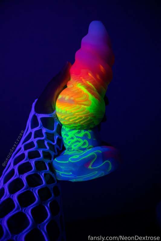 Neondextrose - Fansly - 09 Jan, 2023