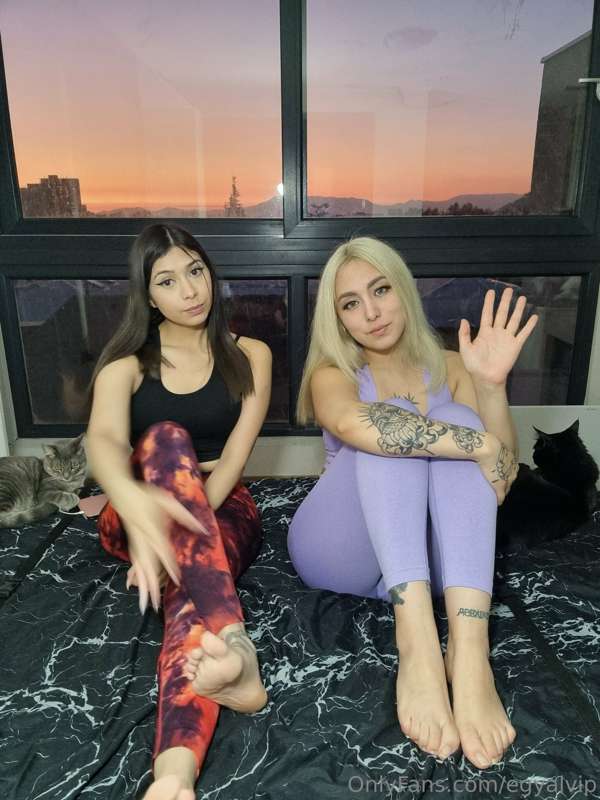 SET WITH MY FRIEND @camibarefoot ♡ 10