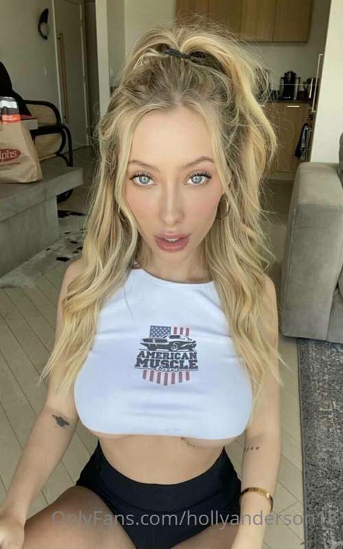 Add my bestie she’s brand new to only fans 😻😻😻 @courtneymeye..