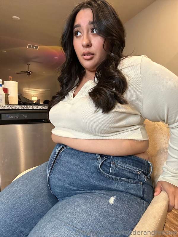 Swipe to unbutton my jeans… no but seriously I fucking hate .. 3