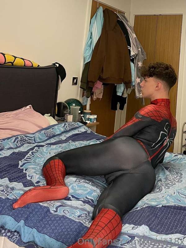 Happy Halloween from your friendly neighbourhood spider twin.. 15