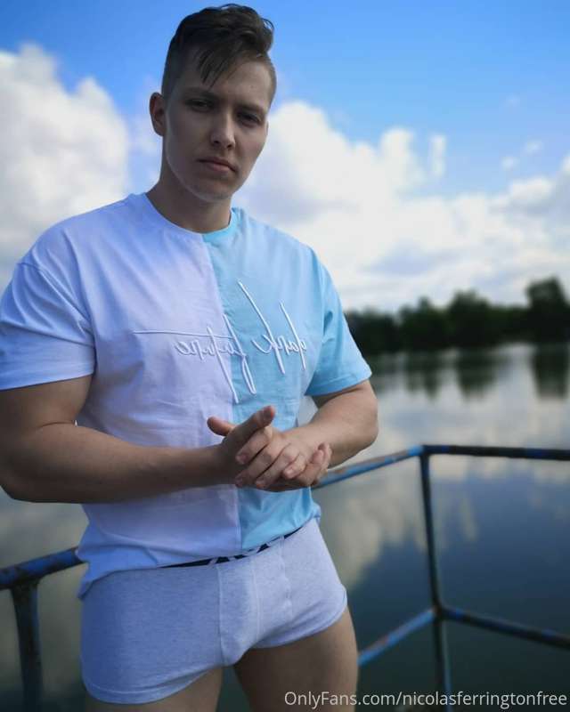 I see something there 🙈🍆
Would you join me outside? 😈
Don't ..
