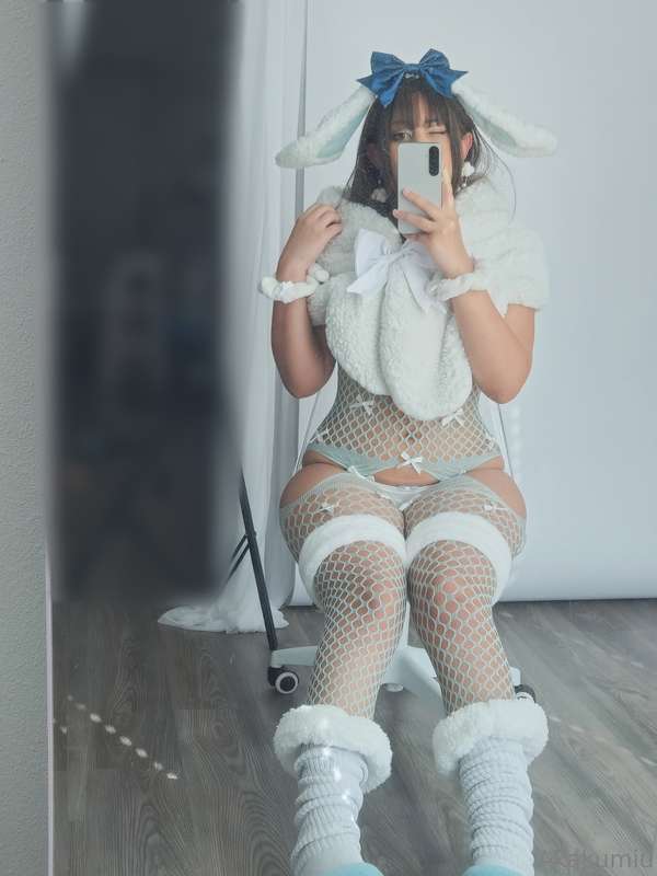 Hi hi~ one of my winter outfits (>ω< ) I wish I could've tak.. 3