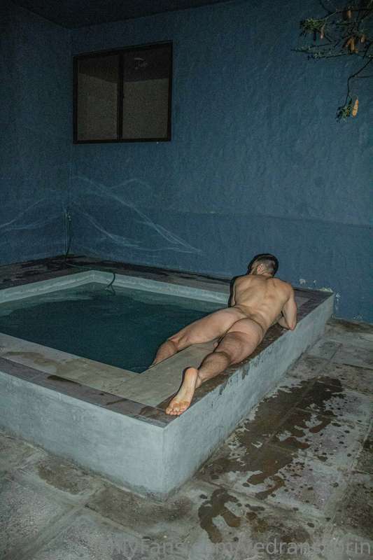 Siempre es bueno meterse a la piscina - It's always good to .. 4