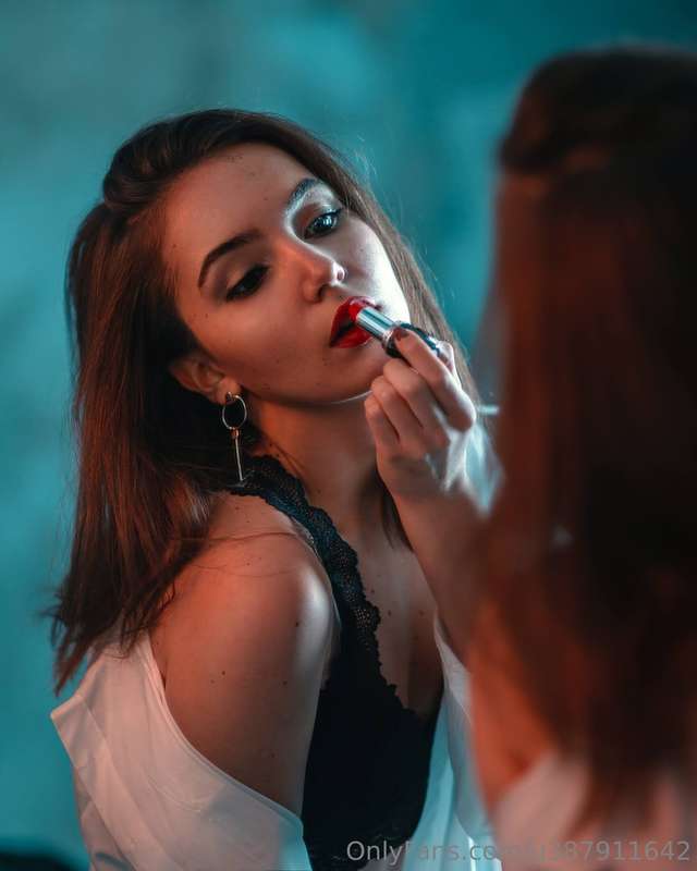 Red lipstick is not just makeup, it's a real symbol of confi..