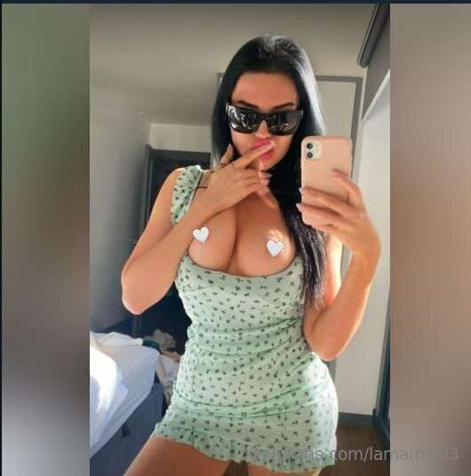 @leila_jadee Loves passionate sex, loves cum on her face and..