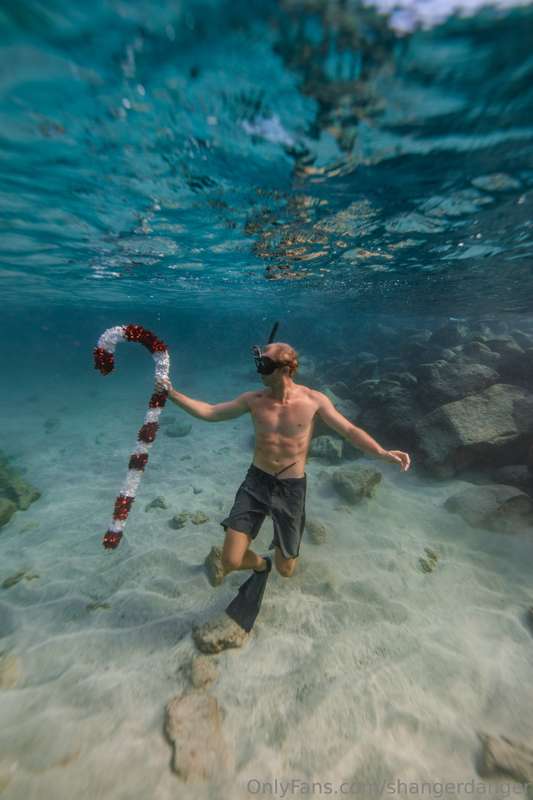 THROWBACK XMAS 2021 !!!! This is one of my fav underwater ph..