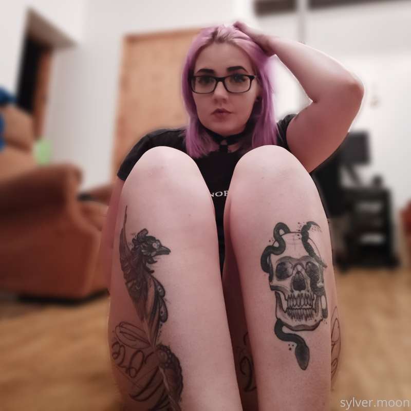 I just took a ton of very explicit photos for the subs who h..