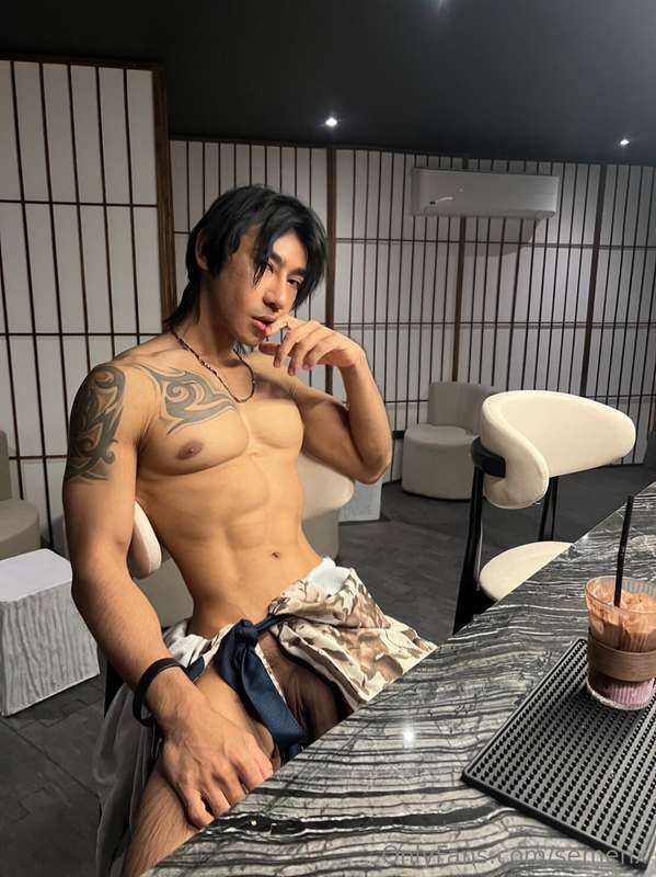 Come relax and suck my dick at the onsen.👅💦💦 2