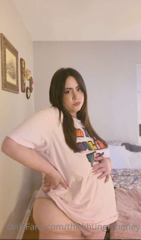 I’m fat and you like that 🐷

My hips are huge. My belly is h.. 6