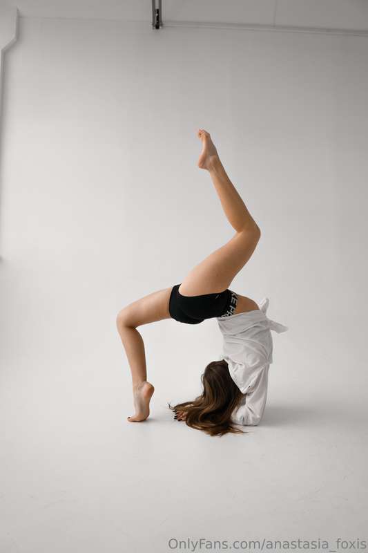 Flipping into 2025 like ✨ Balance, strength, and a little bi..