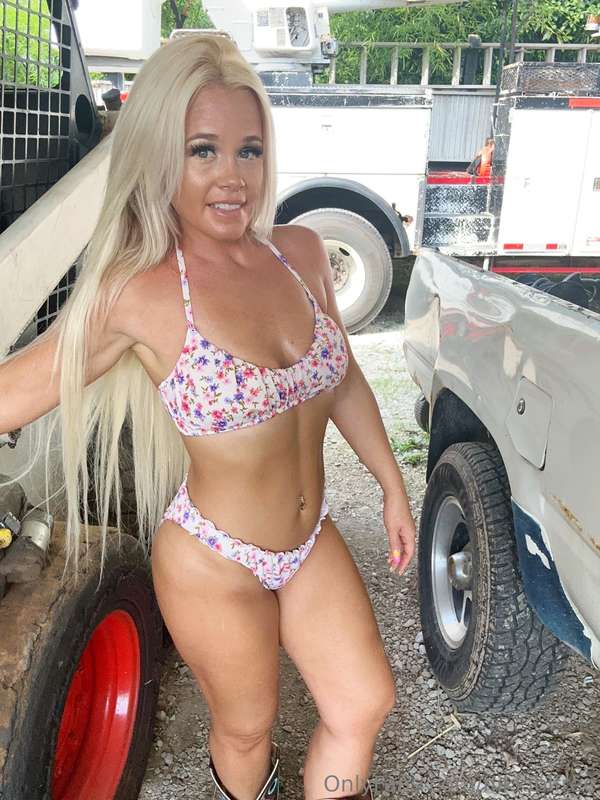 Do you like my new bikini?😍