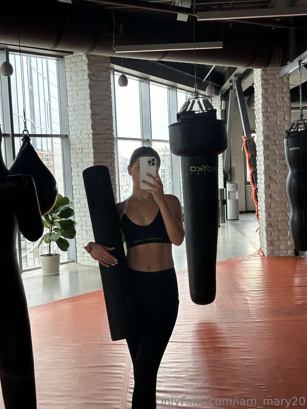 Some shots from the workout process🏋️‍♀️ It's actually such ..