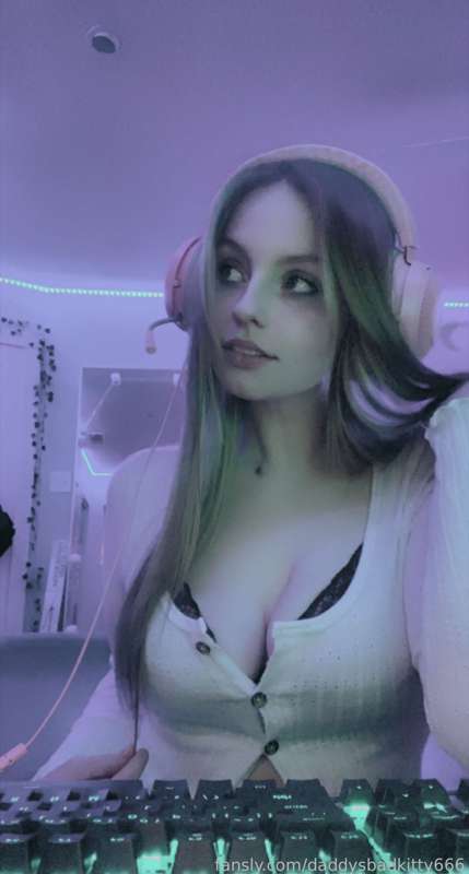 Daddysbadkitty666 - Fansly - 17 Nov, 2022 2