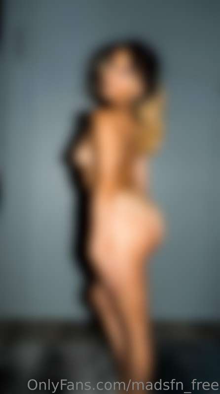 Modeling pictures that landed me in porn 🥰 If you wanna see .. 3