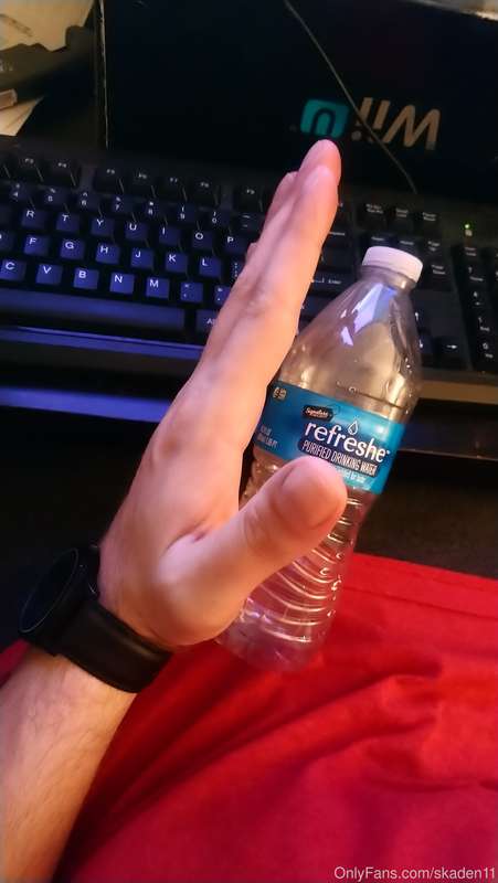 I don't think most of you realize how big my hands are.  Unf..