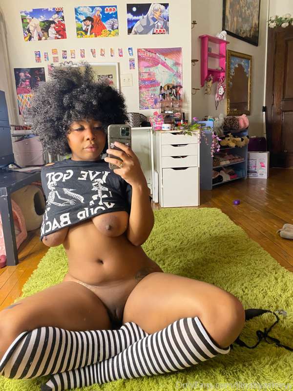 pretty lil thing