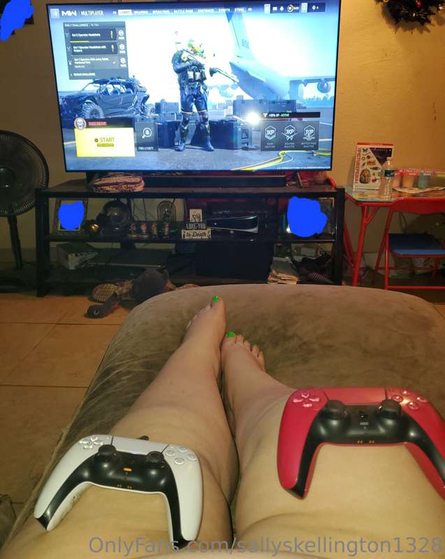 Thigh Thursday. Which one you want?