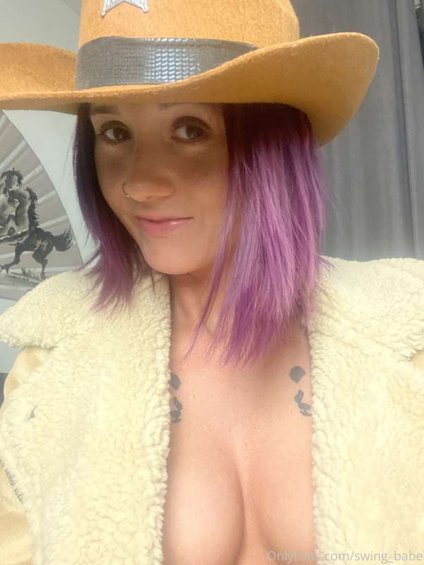 I'm new sheriff in town 😁 Who want play with me 😊 I'm waitin.. 16