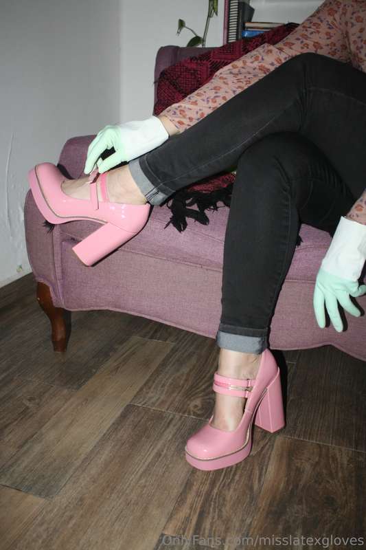 Misslatexgloves - Onlyfans - 2023-09-21T15:36:17