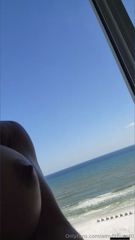 🔆🌊🔆🌊 Sharing my views from my trip....see my beach chair dow..