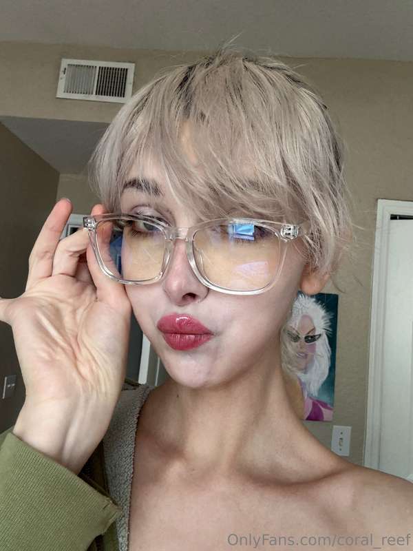 Feeling cute, just might go TRAP a STRAIGHT GUY later 😏