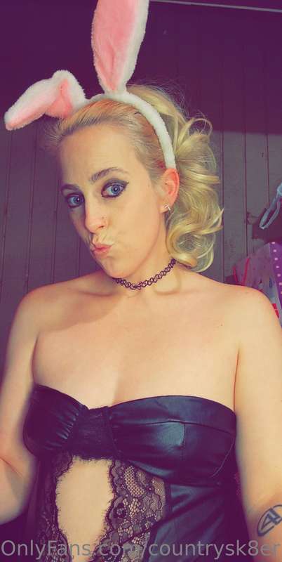 last pics I had as a blonde before I went back to black hair.. 3