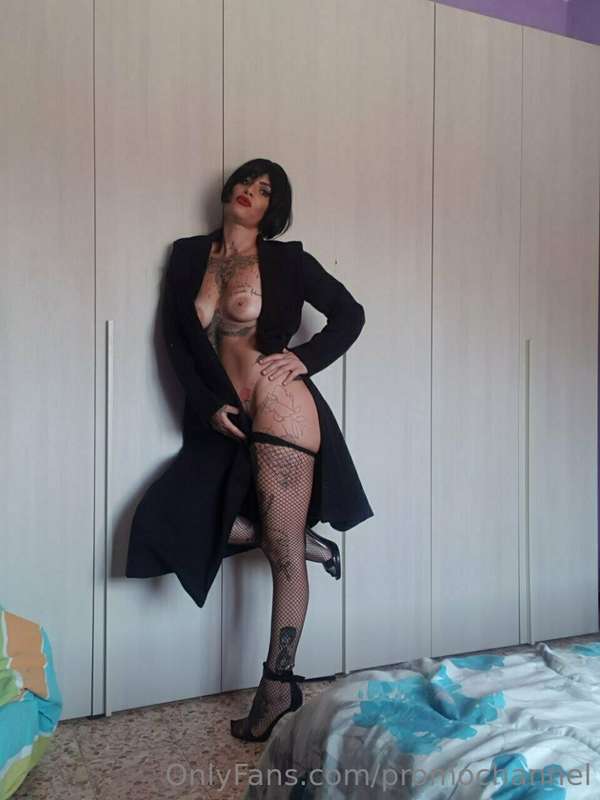🖤 @tempesta888 ha il profilo FREE   ✅Video porno da sola e d..