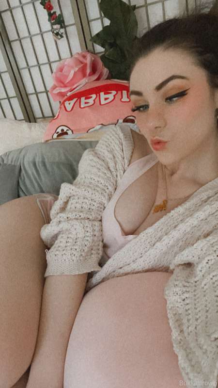 Cozy bean ❤️
Bonus points if you bring a supremely soft blan.. 3