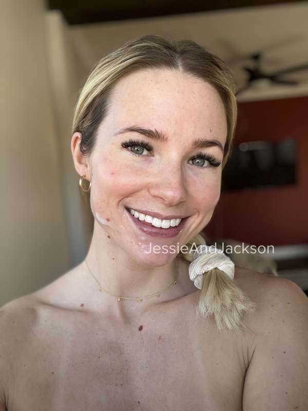 **Started the morning with a facial!** 💦
New full length vid.. 5