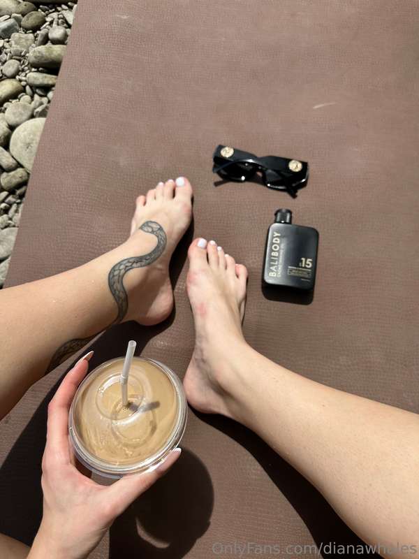 Coffee, sunshine and the beach is my recipe for a 🧚‍♂️great🧚..