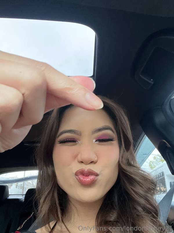 Let’s make today sweet! 🍭 Turn on renew and DM me for a spec..