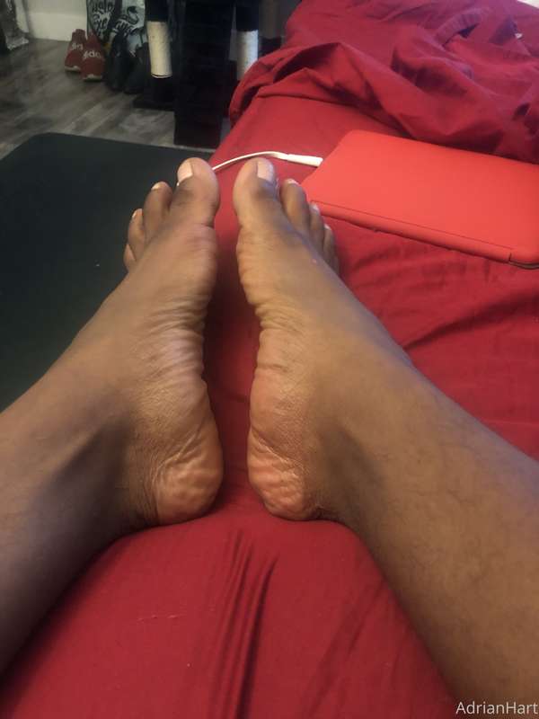 I heard There are some feet lovers in the group