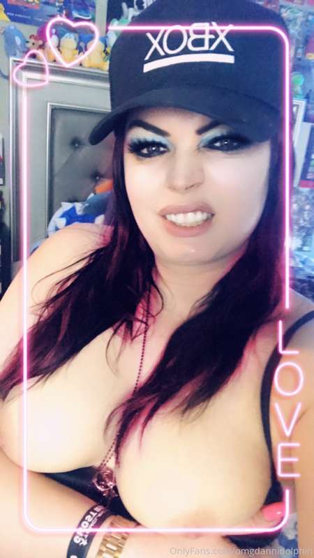 Pics from the other day! Boobs and more boobs. 💙