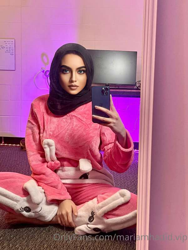 Cuddle with me? 🥰