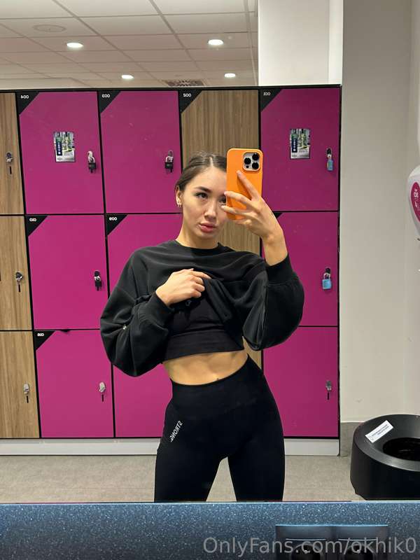 I start my day at the gym! I want to please you with my beau..