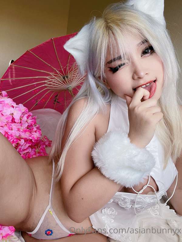 SWIPE FOR MOAR🥵 watch me strip down butt naked!! Included a .. 6