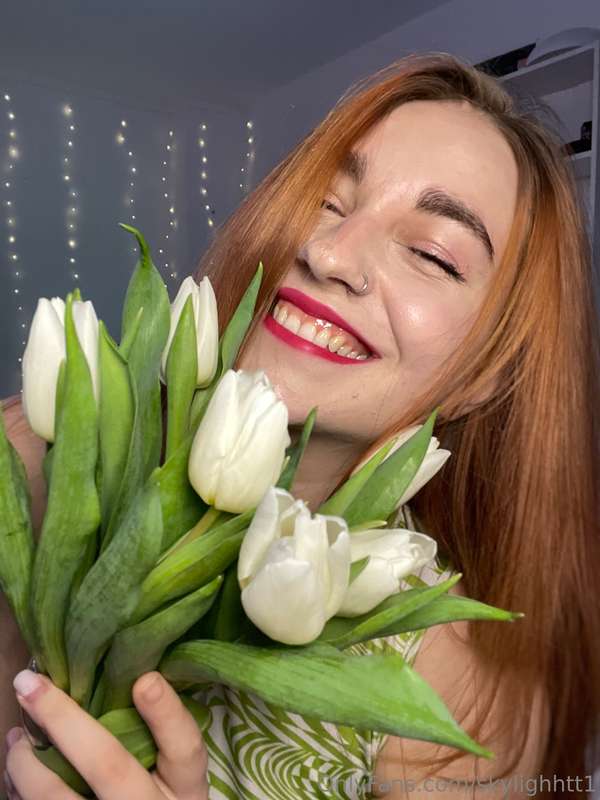 I always have to have fresh and crispy tulips at home, it ma.. 1