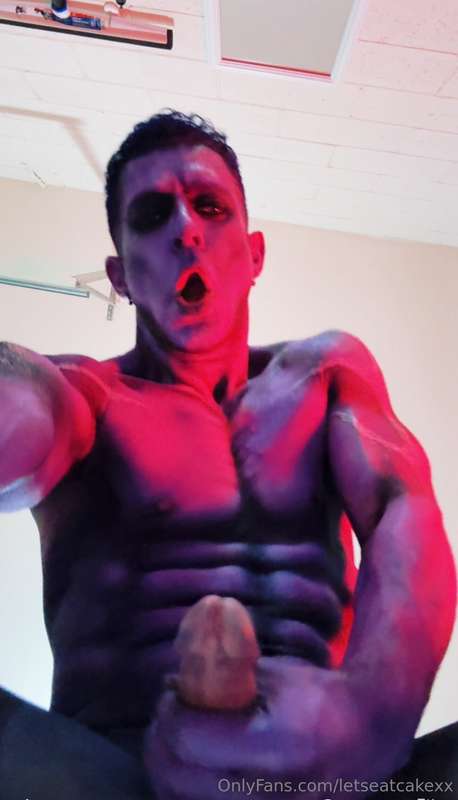 PAINT THE TOWN REDFREE VIP EXCLUSIVEI just sent all my VIP M.. 15