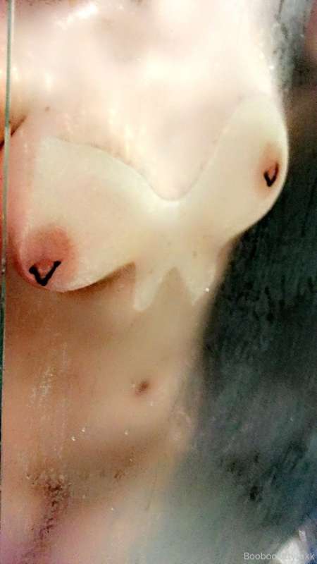 Who wouldnt wanna see me being fucked up against this glass .. 2