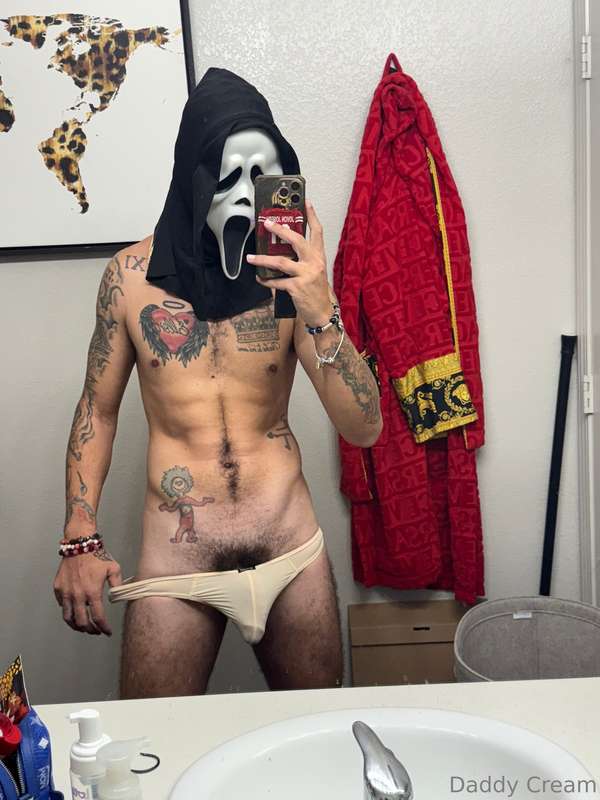 What’s your favorite scary movie ?! 