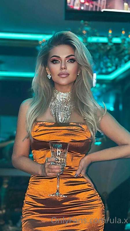I bet you wanna take this sexy dress off me...did I guess bb..