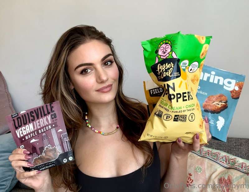 Have you seen my new OFTV? Trying vegan snacks 😋
